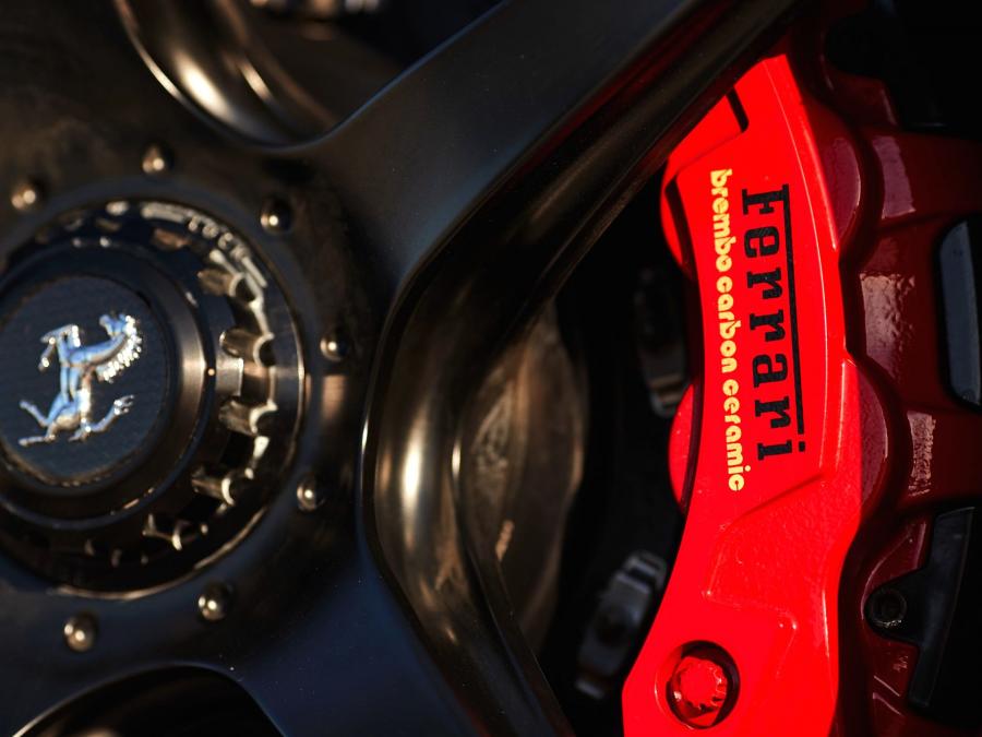 Колеса Ferrari LaFerrari Aperta 2017 года  (фото 23 из 36)
